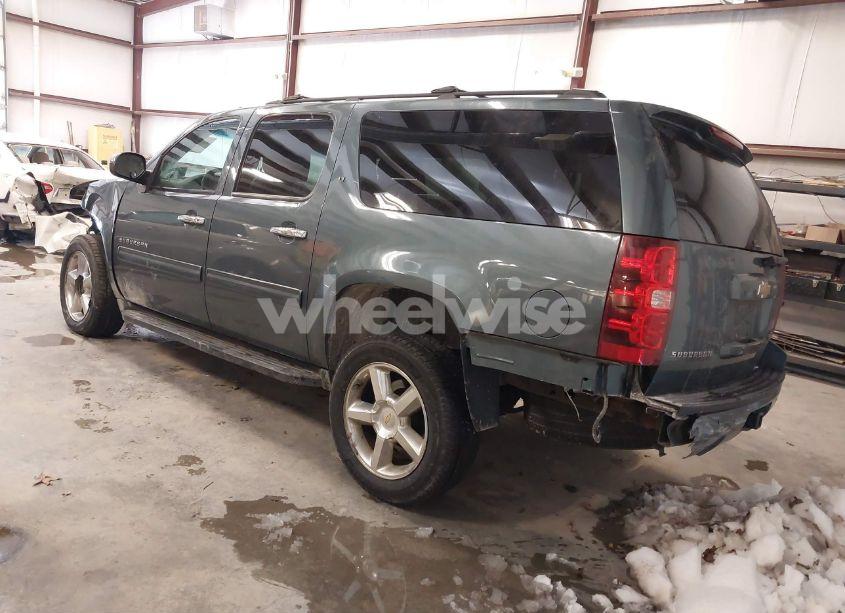 Photo 3 of 2010 Chevrolet Suburban 1500 LT1 (VIN 1GNUKJE30AR281242)