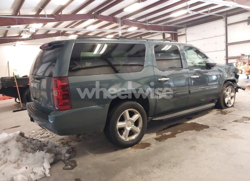 Photo 4 of 2010 Chevrolet Suburban 1500 LT1 (VIN 1GNUKJE30AR281242)