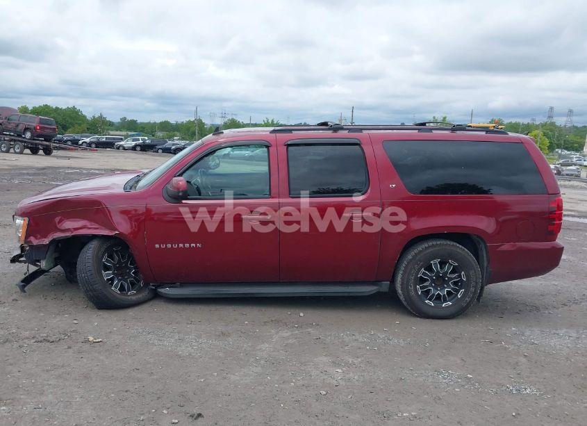 Photo 13 of 2010 Chevrolet Suburban 1500 LT1 (VIN 1GNUKJE31AR129860)