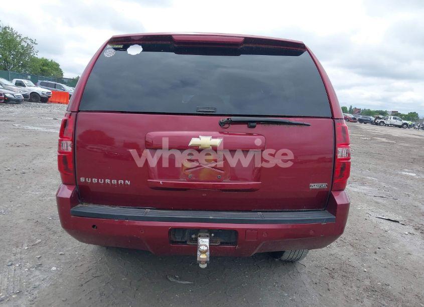 Photo 15 of 2010 Chevrolet Suburban 1500 LT1 (VIN 1GNUKJE31AR129860)