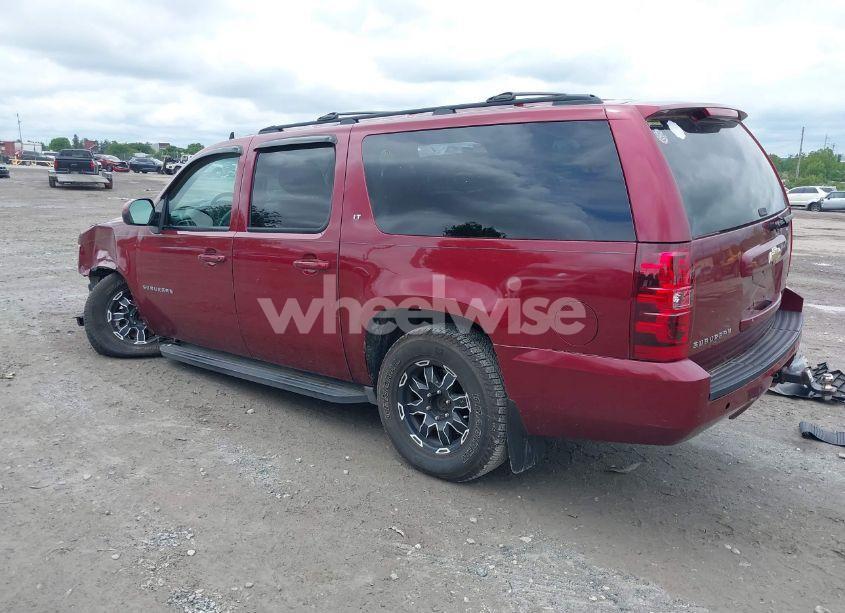 Photo 3 of 2010 Chevrolet Suburban 1500 LT1 (VIN 1GNUKJE31AR129860)