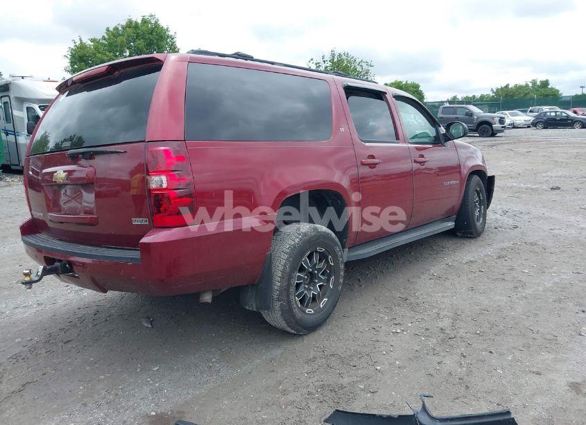 Photo 4 of 2010 Chevrolet Suburban 1500 LT1 (VIN 1GNUKJE31AR129860)