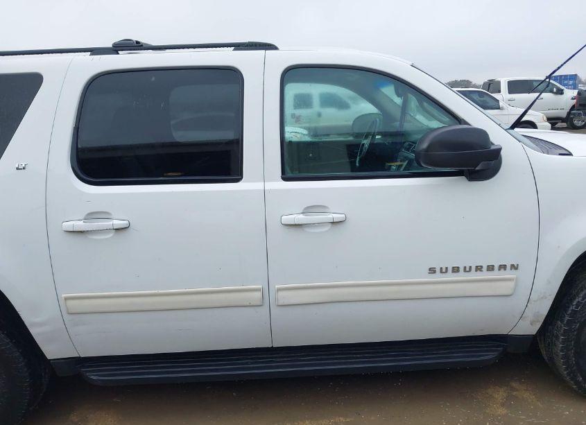 Photo 13 of 2010 Chevrolet Suburban 1500 LT1 (VIN 1GNUKJE33AR127575)