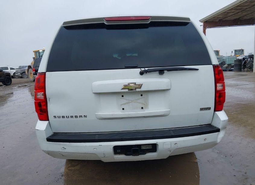 Photo 16 of 2010 Chevrolet Suburban 1500 LT1 (VIN 1GNUKJE33AR127575)