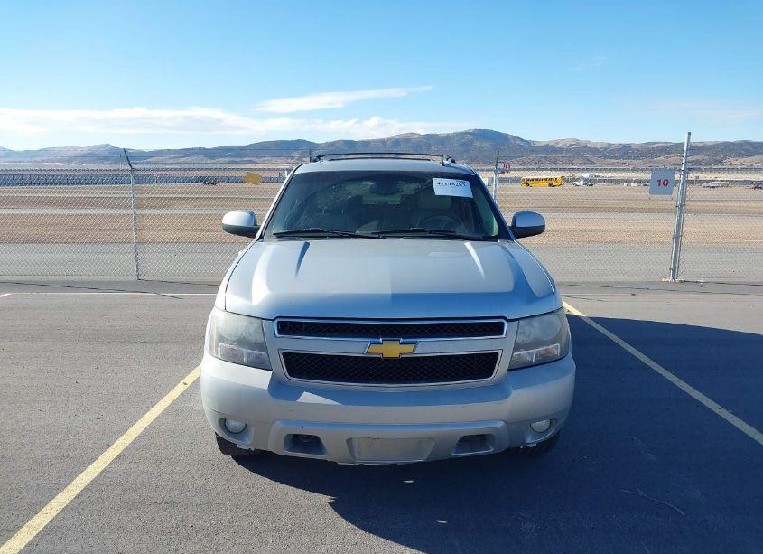 Photo 12 of 2010 Chevrolet Suburban 1500 LT1 (VIN 1GNUKJE33AR265438)