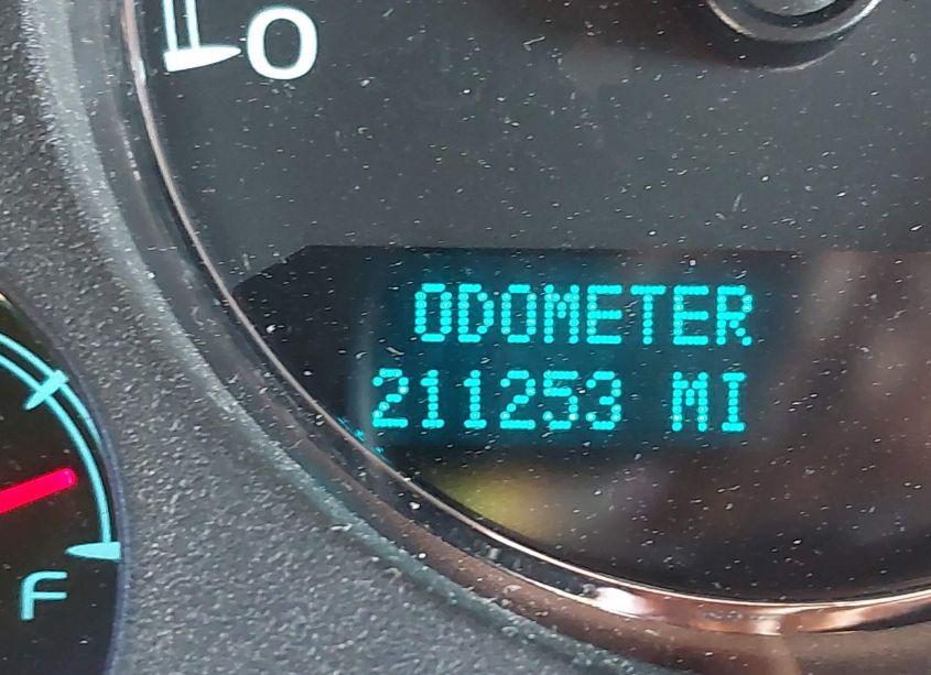 Photo 15 of 2010 Chevrolet Suburban 1500 LT1 (VIN 1GNUKJE33AR265438)