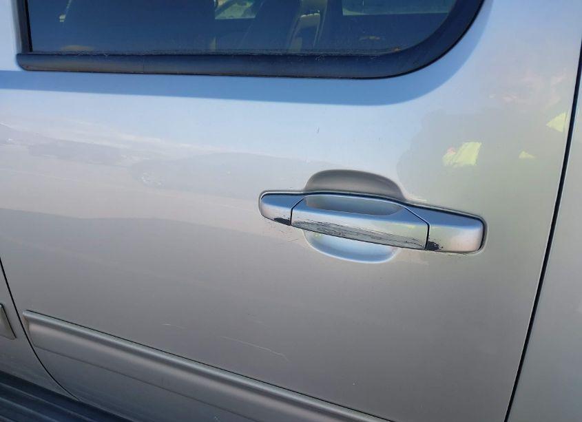 Photo 6 of 2010 Chevrolet Suburban 1500 LT1 (VIN 1GNUKJE33AR265438)