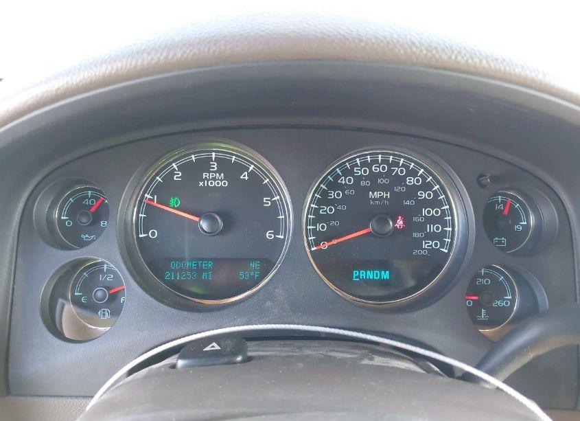 Photo 7 of 2010 Chevrolet Suburban 1500 LT1 (VIN 1GNUKJE33AR265438)