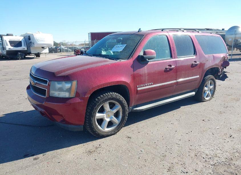 Photo 2 of 2010 Chevrolet Suburban 1500 LT1 (VIN 1GNUKJE35AR279759)