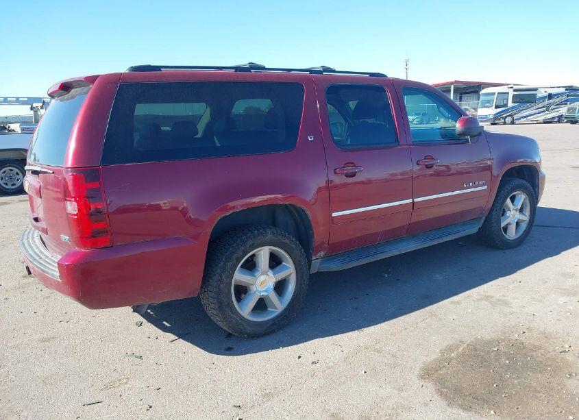Photo 4 of 2010 Chevrolet Suburban 1500 LT1 (VIN 1GNUKJE35AR279759)