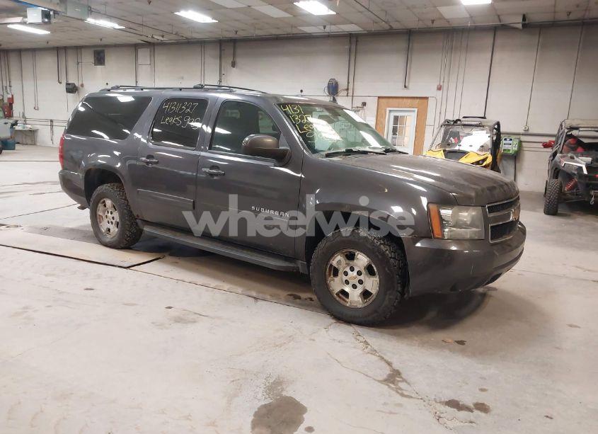 2010 Chevrolet Suburban 1500 LT1 (VIN 1GNUKJE36AR139025) main photo