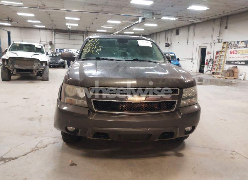 Photo 12 of 2010 Chevrolet Suburban 1500 LT1 (VIN 1GNUKJE36AR139025)