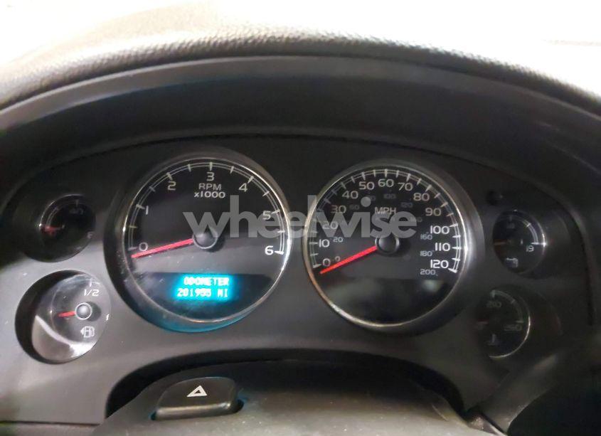 Photo 7 of 2010 Chevrolet Suburban 1500 LT1 (VIN 1GNUKJE36AR139025)