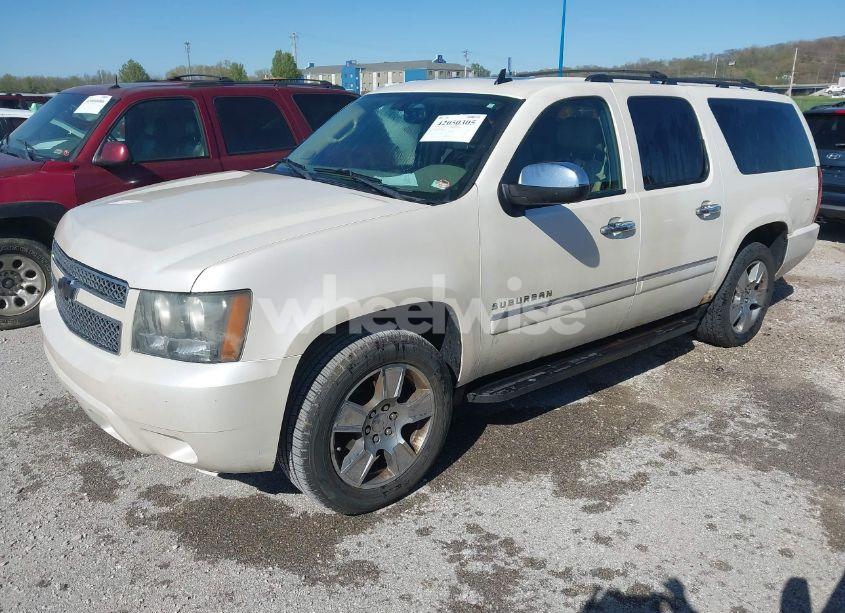 Photo 2 of 2010 Chevrolet Suburban 1500 LTZ (VIN 1GNUKKE30AR100825)