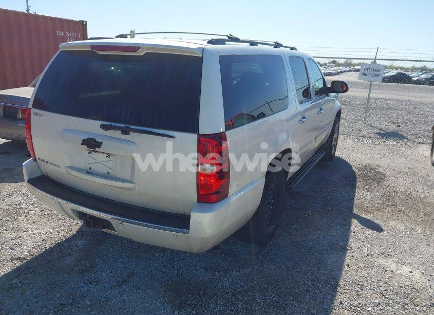Photo 4 of 2010 Chevrolet Suburban 1500 LTZ (VIN 1GNUKKE30AR100825)