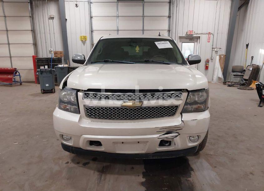 Photo 11 of 2010 Chevrolet Suburban 1500 LTZ (VIN 1GNUKKE31AR290571)