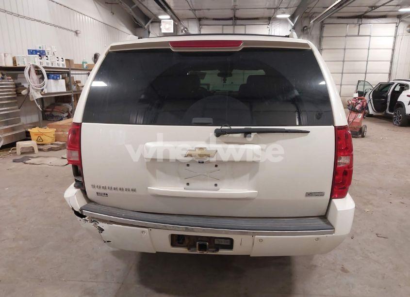 Photo 15 of 2010 Chevrolet Suburban 1500 LTZ (VIN 1GNUKKE31AR290571)