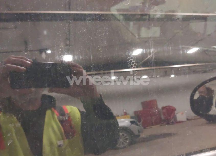 Photo 5 of 2010 Chevrolet Suburban 1500 LTZ (VIN 1GNUKKE31AR290571)