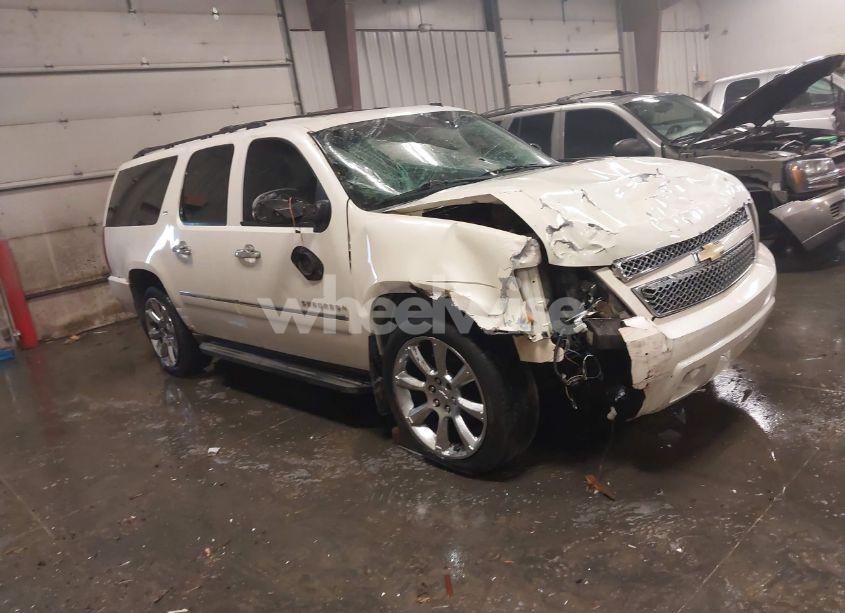 2010 Chevrolet Suburban 1500 LTZ (VIN 1GNUKKE32AR271253) main photo