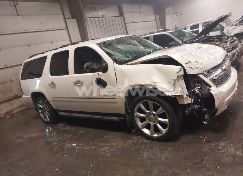 Photo 13 of 2010 Chevrolet Suburban 1500 LTZ (VIN 1GNUKKE32AR271253)