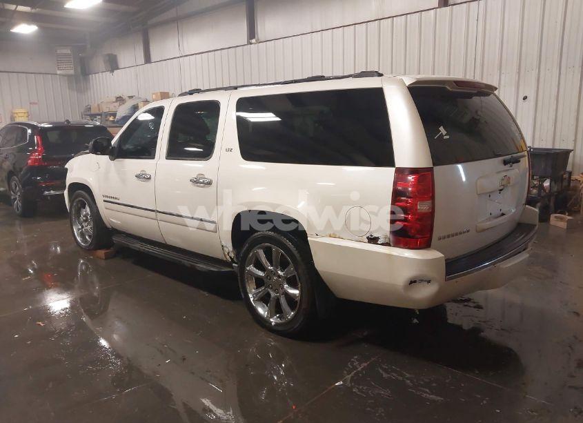 Photo 3 of 2010 Chevrolet Suburban 1500 LTZ (VIN 1GNUKKE32AR271253)