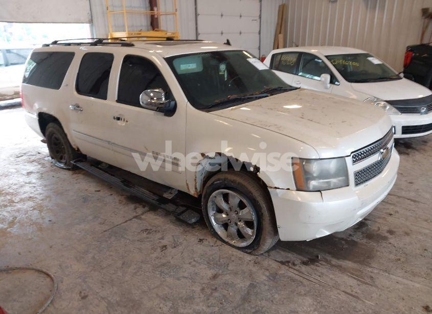 2010 Chevrolet Suburban 1500 LTZ (VIN 1GNUKKE35AR173513) main photo
