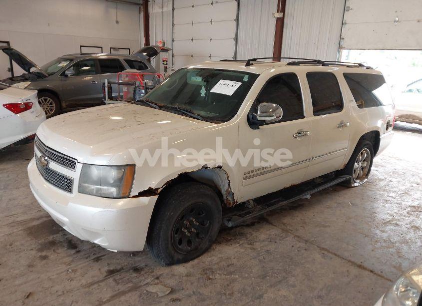 Photo 2 of 2010 Chevrolet Suburban 1500 LTZ (VIN 1GNUKKE35AR173513)