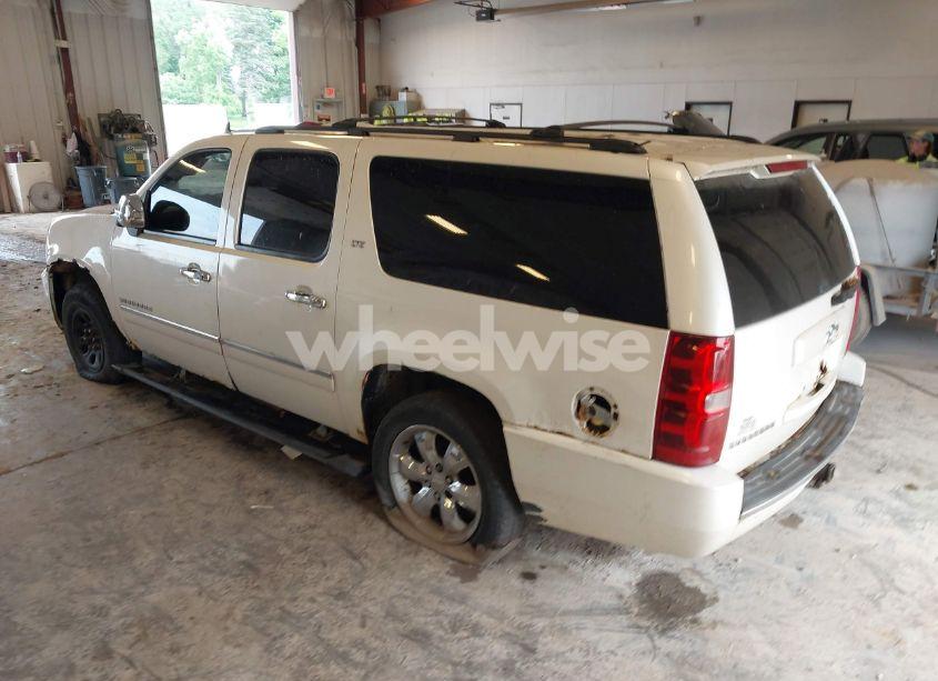 Photo 3 of 2010 Chevrolet Suburban 1500 LTZ (VIN 1GNUKKE35AR173513)