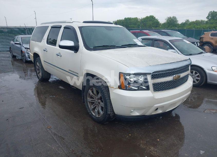 2010 Chevrolet Suburban 1500 LTZ (VIN 1GNUKKE35AR273482) main photo
