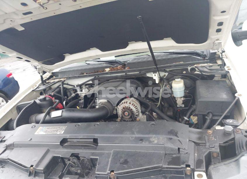 Photo 10 of 2010 Chevrolet Suburban 1500 LTZ (VIN 1GNUKKE35AR273482)