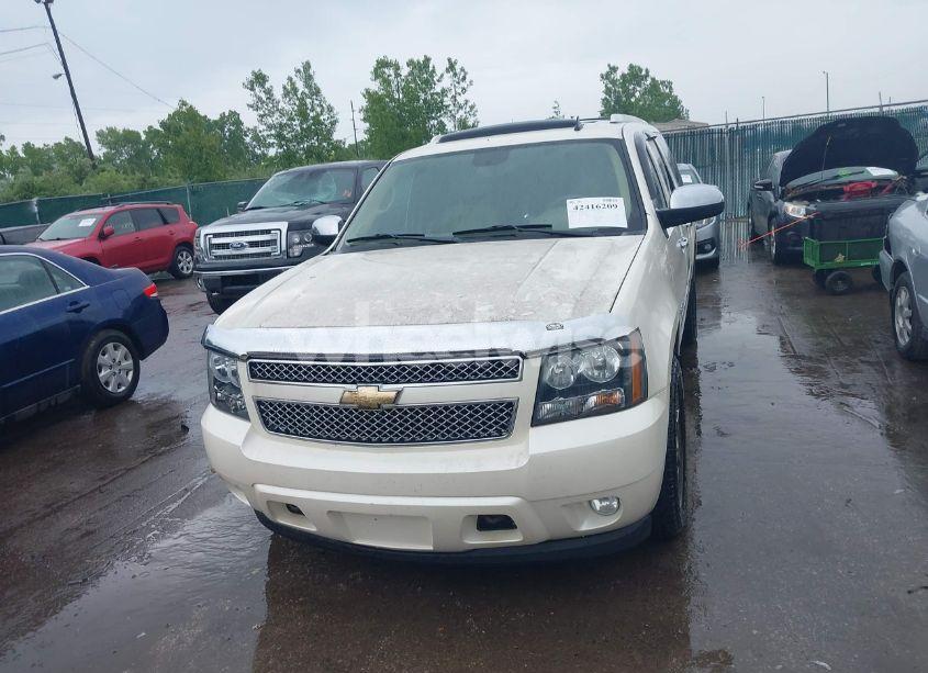 Photo 12 of 2010 Chevrolet Suburban 1500 LTZ (VIN 1GNUKKE35AR273482)