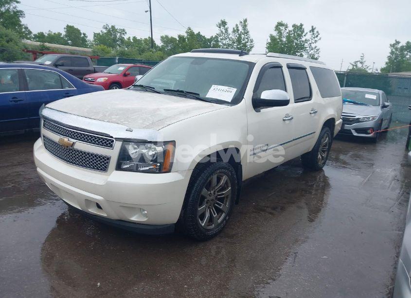 Photo 2 of 2010 Chevrolet Suburban 1500 LTZ (VIN 1GNUKKE35AR273482)