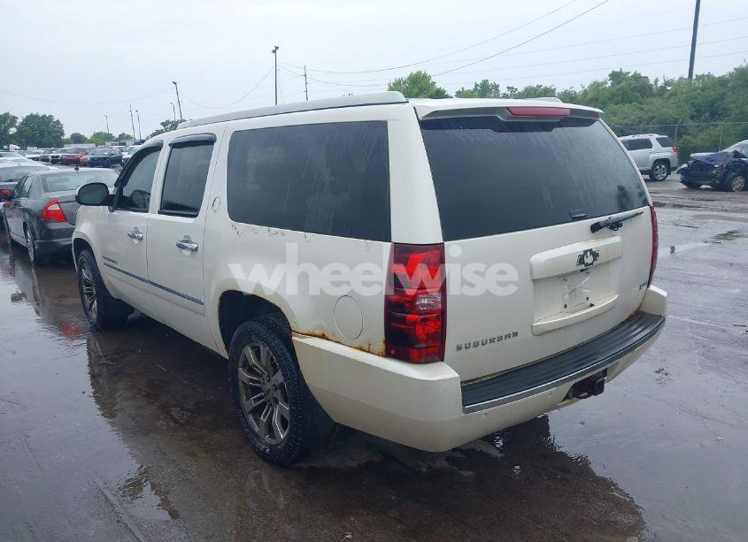 Photo 3 of 2010 Chevrolet Suburban 1500 LTZ (VIN 1GNUKKE35AR273482)