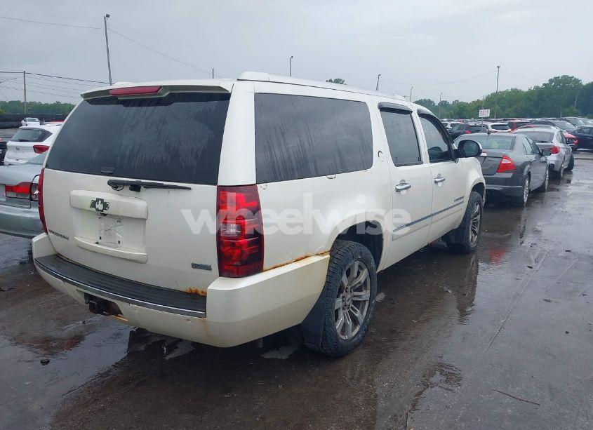Photo 4 of 2010 Chevrolet Suburban 1500 LTZ (VIN 1GNUKKE35AR273482)
