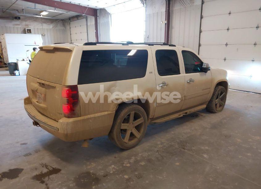 Photo 4 of 2010 Chevrolet Suburban 1500 LTZ (VIN 1GNUKKE36AR101994)