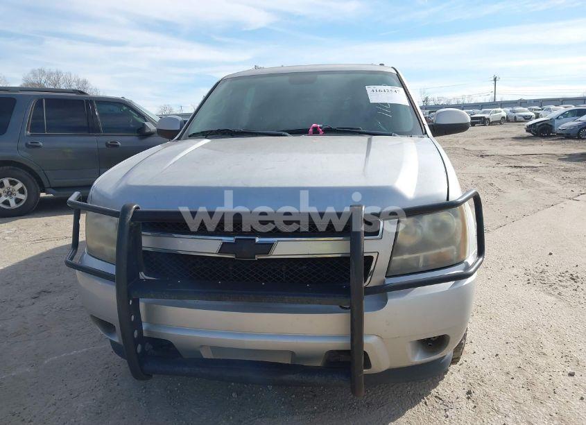 Photo 12 of 2011 Chevrolet Suburban 2500 LS (VIN 1GNWKLEG1BR365577)