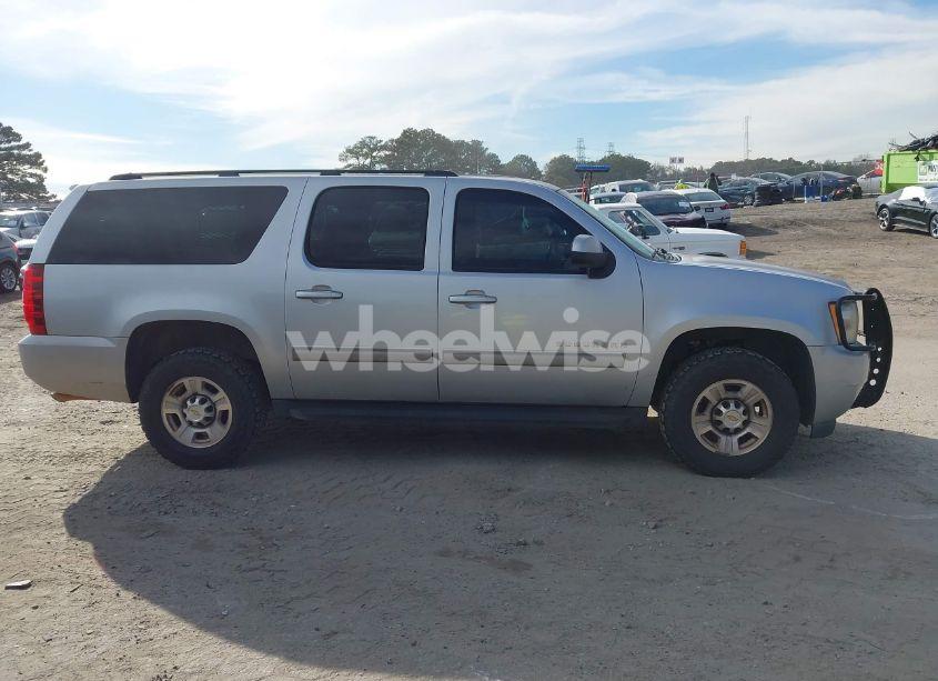 Photo 13 of 2011 Chevrolet Suburban 2500 LS (VIN 1GNWKLEG1BR365577)