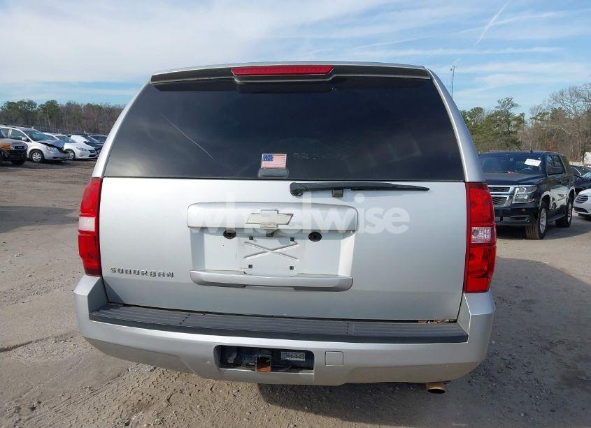 Photo 16 of 2011 Chevrolet Suburban 2500 LS (VIN 1GNWKLEG1BR365577)