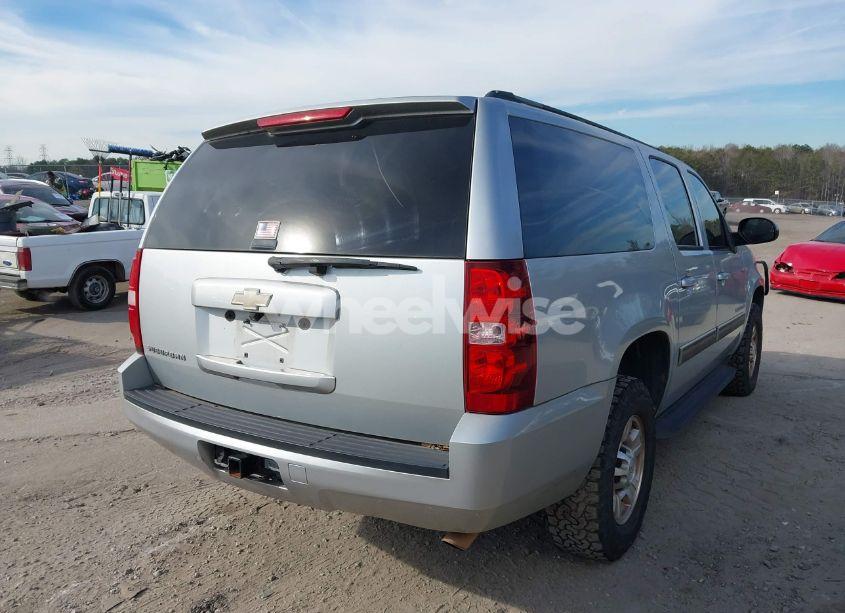 Photo 4 of 2011 Chevrolet Suburban 2500 LS (VIN 1GNWKLEG1BR365577)