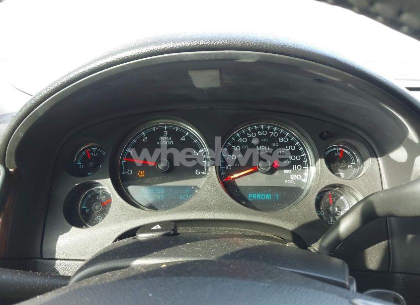 Photo 7 of 2011 Chevrolet Suburban 2500 LS (VIN 1GNWKLEG1BR365577)