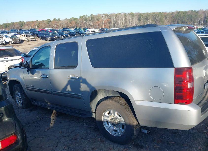 Photo 13 of 2011 Chevrolet Suburban 2500 LS (VIN 1GNWKLEG5BR375027)
