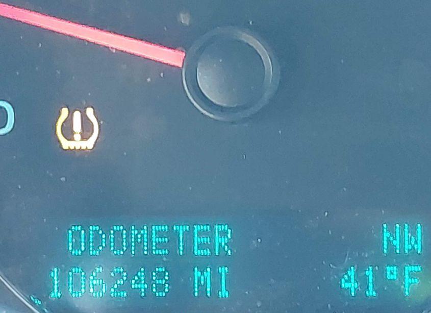 Photo 14 of 2011 Chevrolet Suburban 2500 LS (VIN 1GNWKLEG5BR375027)