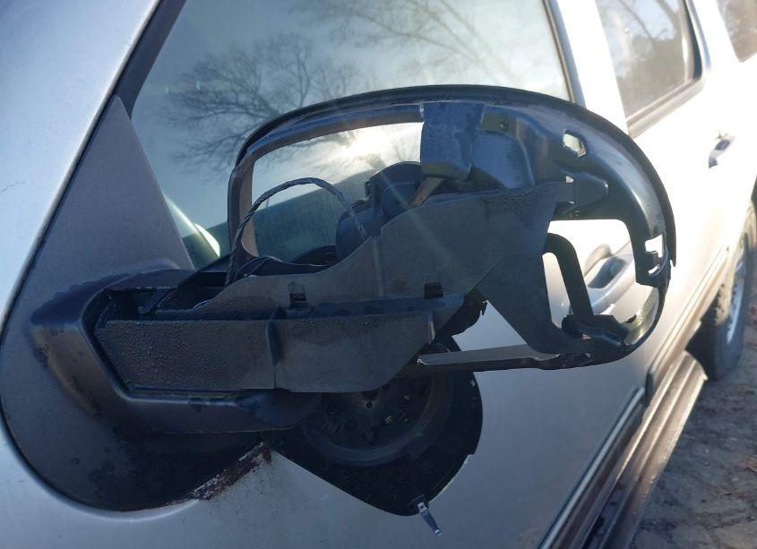 Photo 18 of 2011 Chevrolet Suburban 2500 LS (VIN 1GNWKLEG5BR375027)