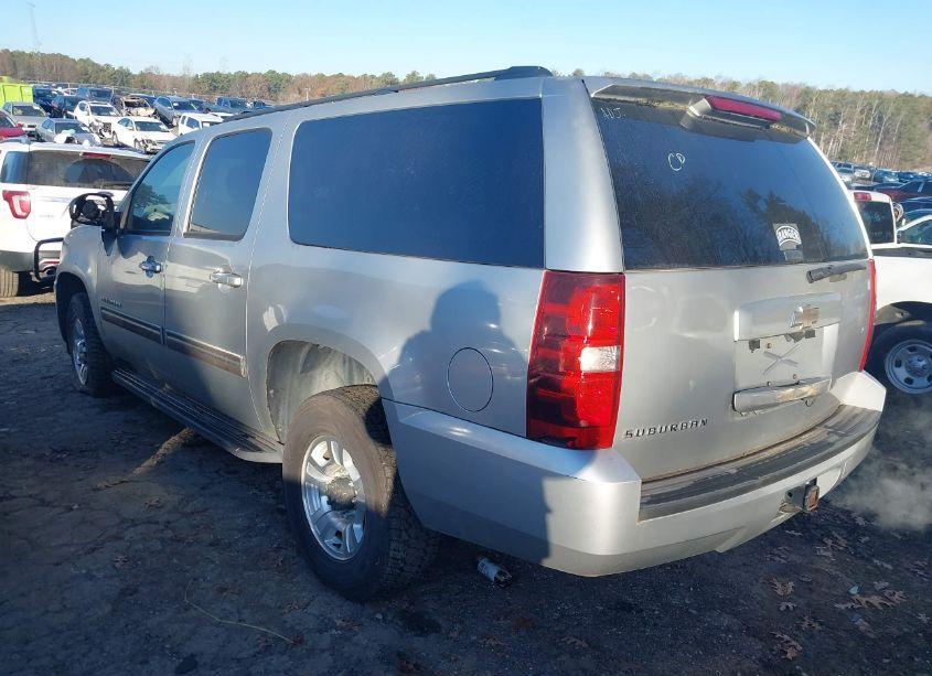 Photo 3 of 2011 Chevrolet Suburban 2500 LS (VIN 1GNWKLEG5BR375027)