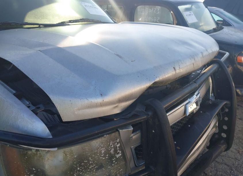 Photo 6 of 2011 Chevrolet Suburban 2500 LS (VIN 1GNWKLEG5BR375027)