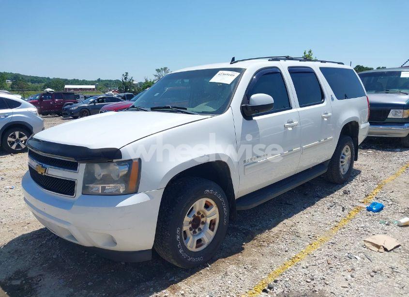 Photo 2 of 2011 Chevrolet Suburban 2500 LT1 (VIN 1GNWKMEG3BR250386)