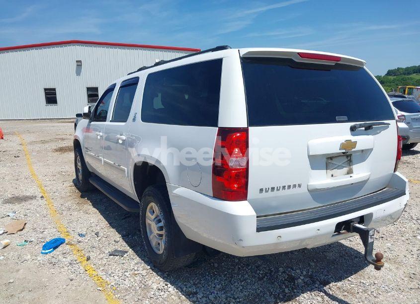 Photo 3 of 2011 Chevrolet Suburban 2500 LT1 (VIN 1GNWKMEG3BR250386)