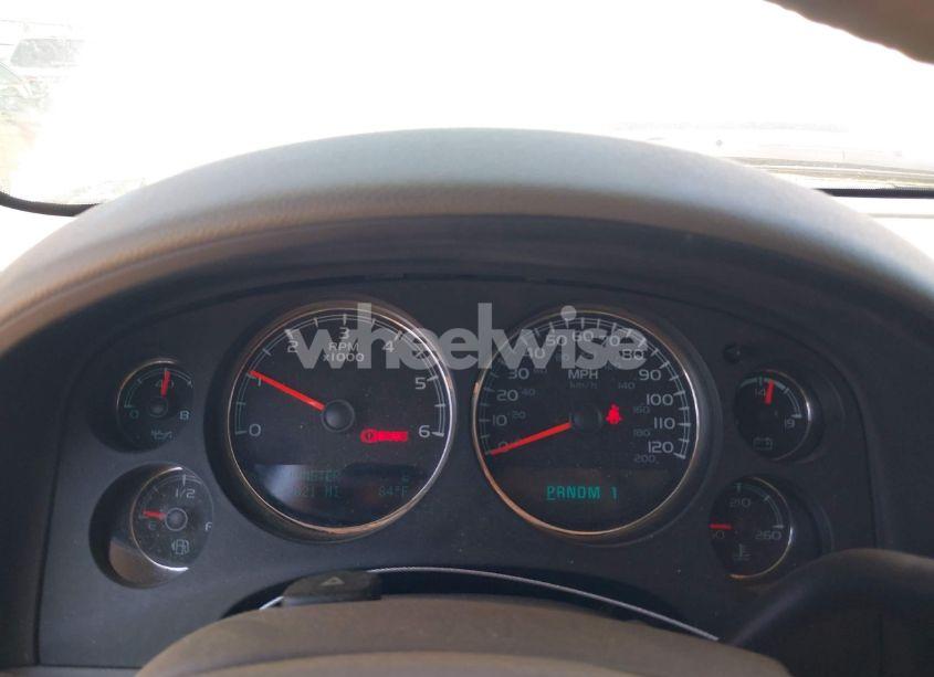 Photo 7 of 2011 Chevrolet Suburban 2500 LT1 (VIN 1GNWKMEG3BR250386)