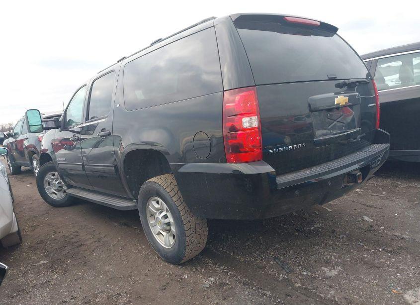 Photo 3 of 2012 Chevrolet Suburban 2500 LT (VIN 1GNWKMEGXCR232792)
