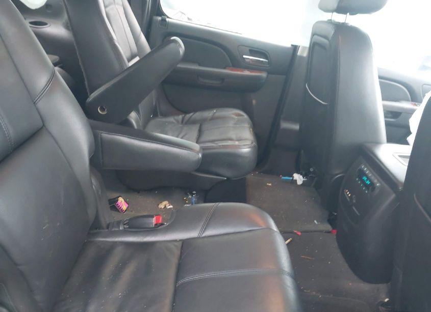 Photo 8 of 2012 Chevrolet Suburban 2500 LT (VIN 1GNWKMEGXCR232792)